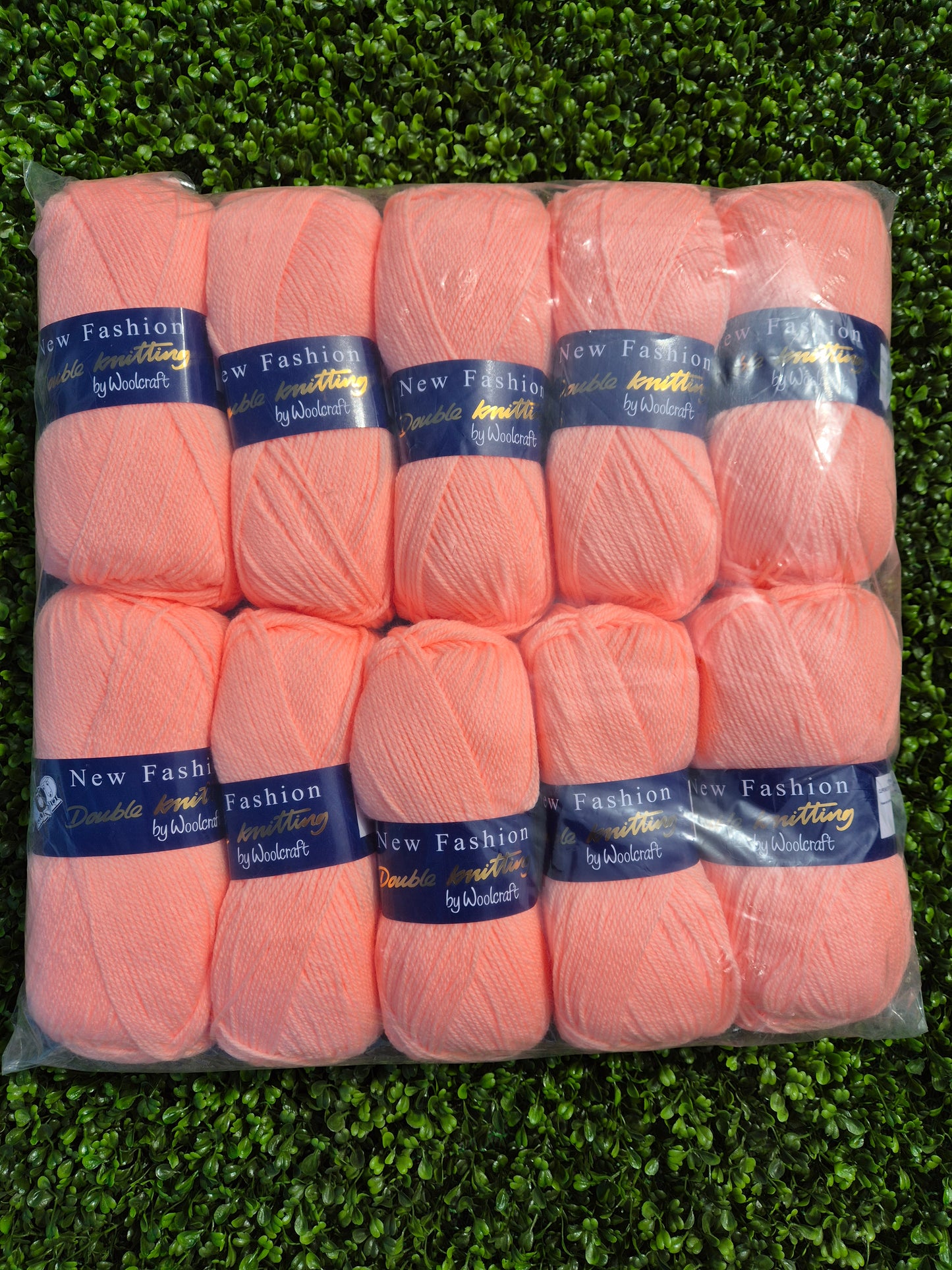 Special Offer INCLUDING POSTAGE - 10 x 100g New Fashion Double Knit Peach 214
