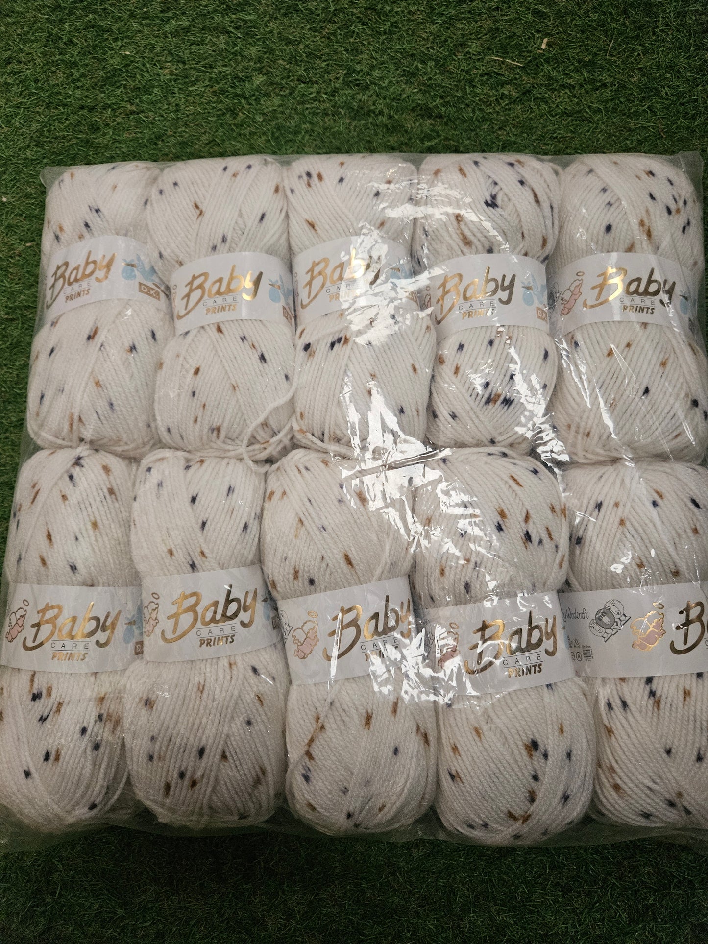 SPECIAL OFFER - DELIVERY INCLUDED - 10x Woolcraft Baby Care Prints Wool 100g (Shade 643)