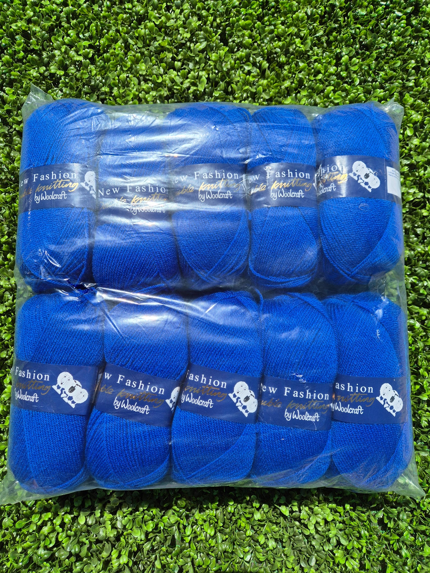 Special Offer INCLUDING POSTAGE - 10 x 100g New Fashion Double Knit Royal 622