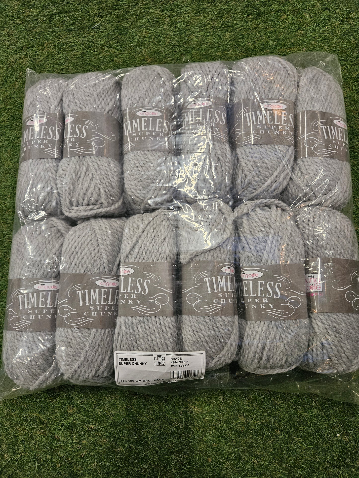 SPECIAL OFFER - DELIVERY INCLUDED 12x King Cole Timeless Wool 100g (Grey)