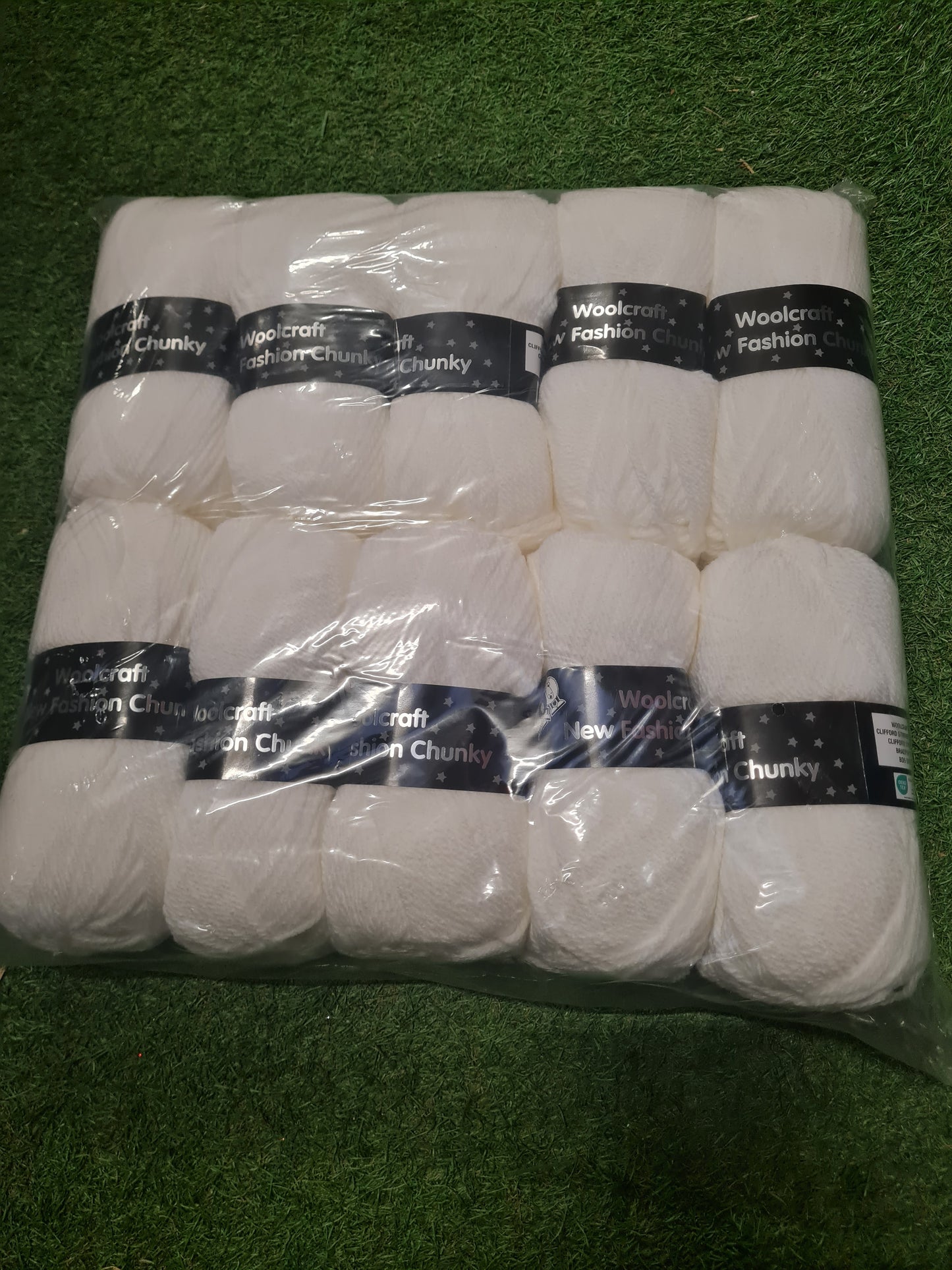 SPECIAL OFFER DELIVERY INCLUDED - 10x Woolcraft New Fashion Wool White (Shade 100)