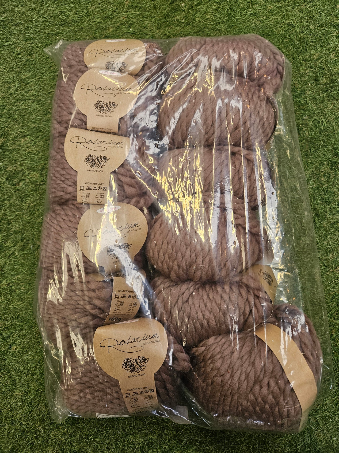 SPECIAL OFFER - DELIVERY INCLUDED 12x Rosarium Wool 100g (Rose Thorn)