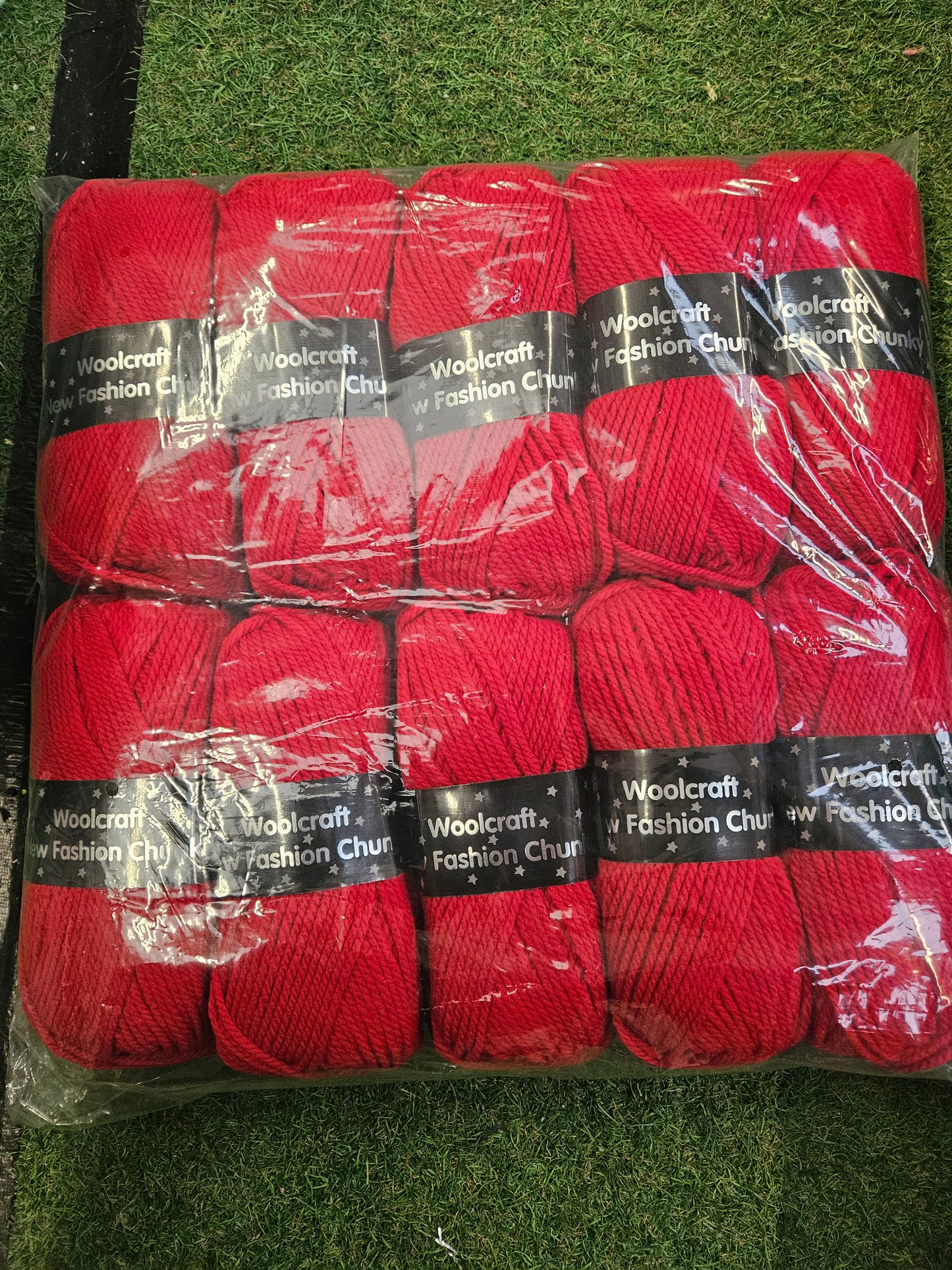 SPECIAL OFFER - DELIVERY INCLUDED 10x Woolcraft New Fashion Chunky 100g (Cardinal)