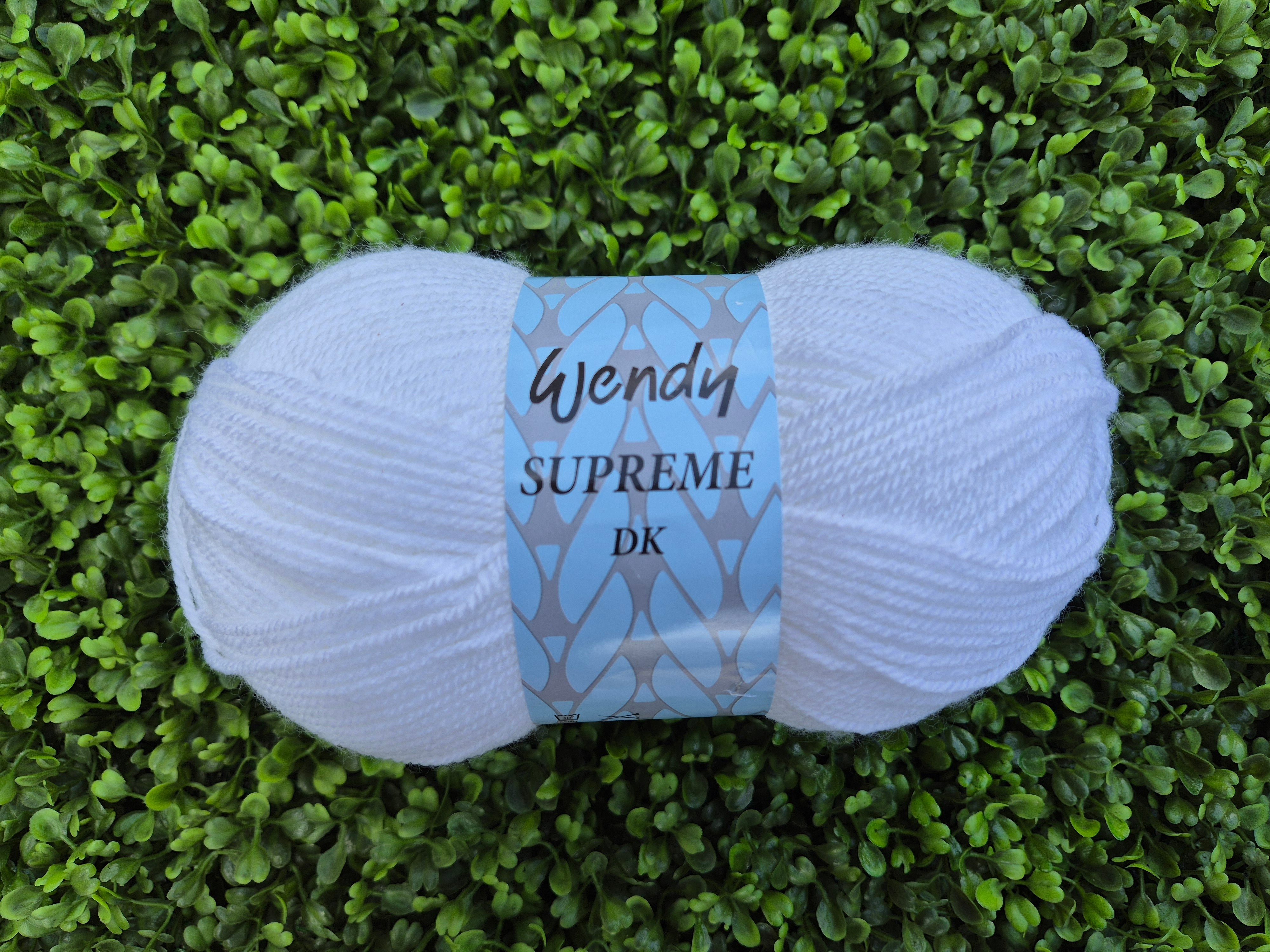 Wendy Supreme DK - White WD01