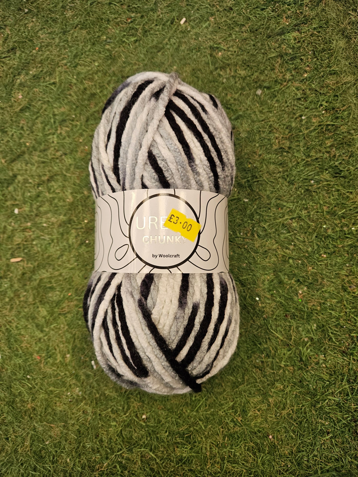 Woolcraft Urban Chunky 100g Wool, Magpie Shade 04