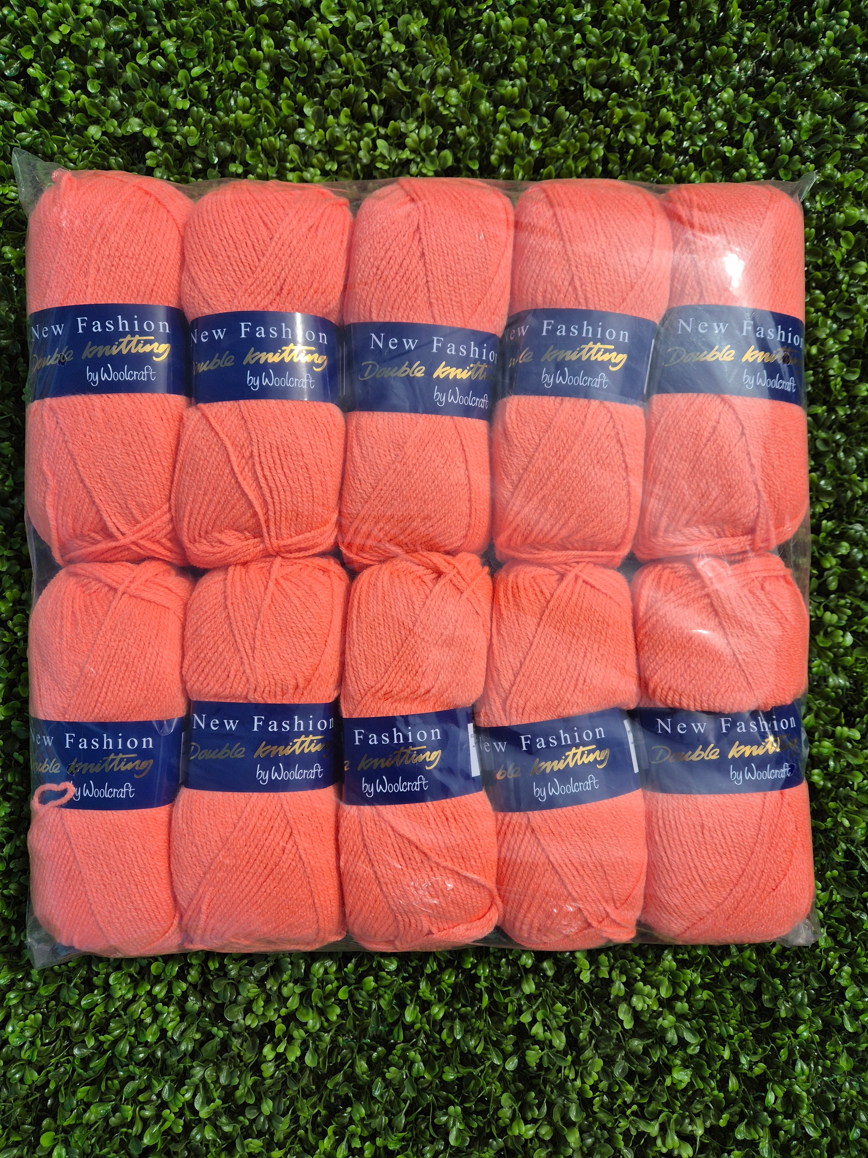 Special Offer INCLUDING POSTAGE - 10 x 100g New Fashion Double Knit Mardarin 215