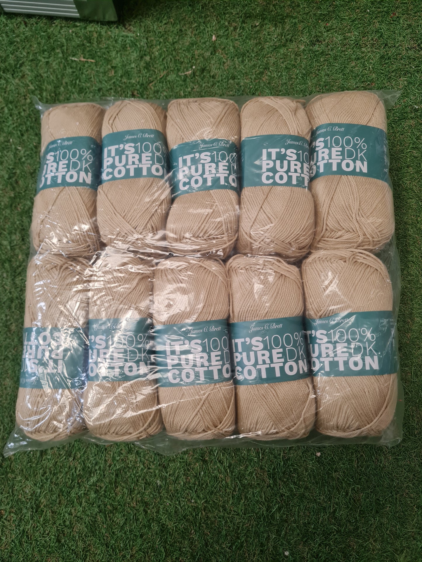 SPECIAL OFFER DELIVERY INCLUDED - 10x Balls It's 100% Pure DK Cotton - Pale Gold IC43