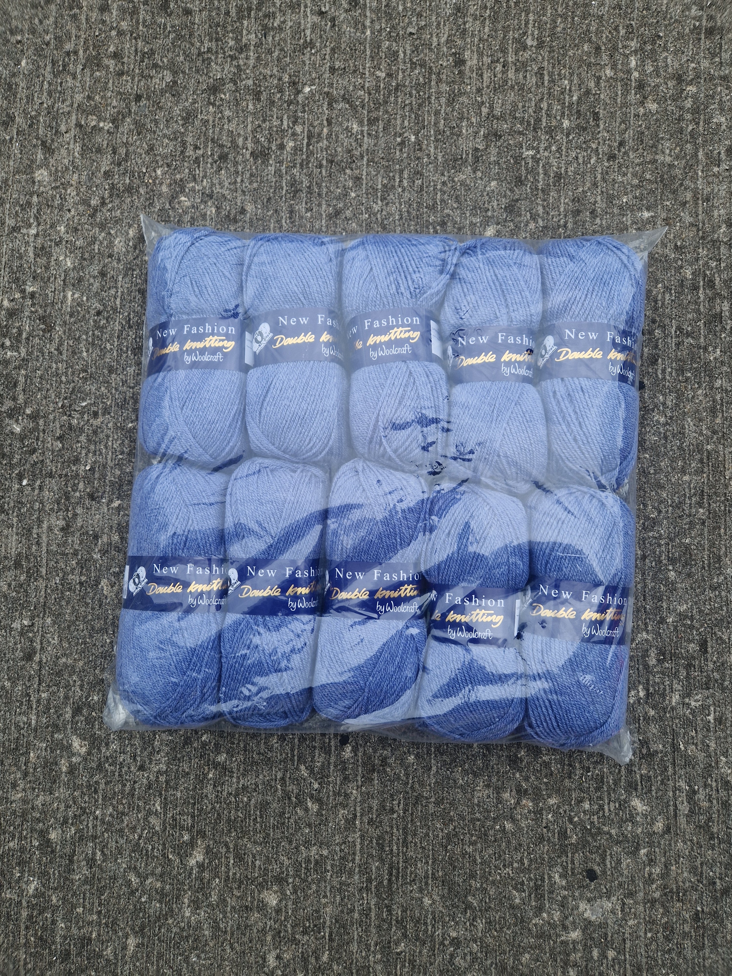 Special Offer INCLUDING POSTAGE - 10 x 100g New Fashion Double Knit 7134