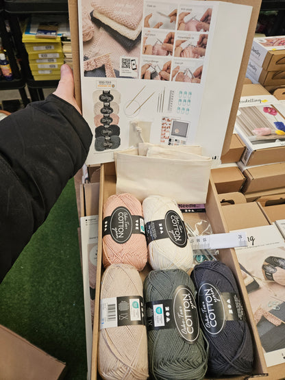 Starter Craft Kit - Knitting