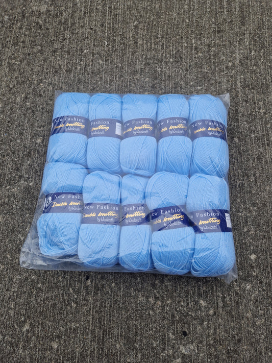 Special Offer INCLUDING POSTAGE - 10 x 100g New Fashion Double Knit Baby Blue 6F19