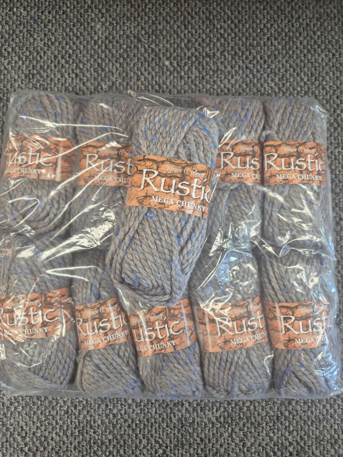 Rustic Mega Chunky Full Pack Free Postage grey / Blue Flecks