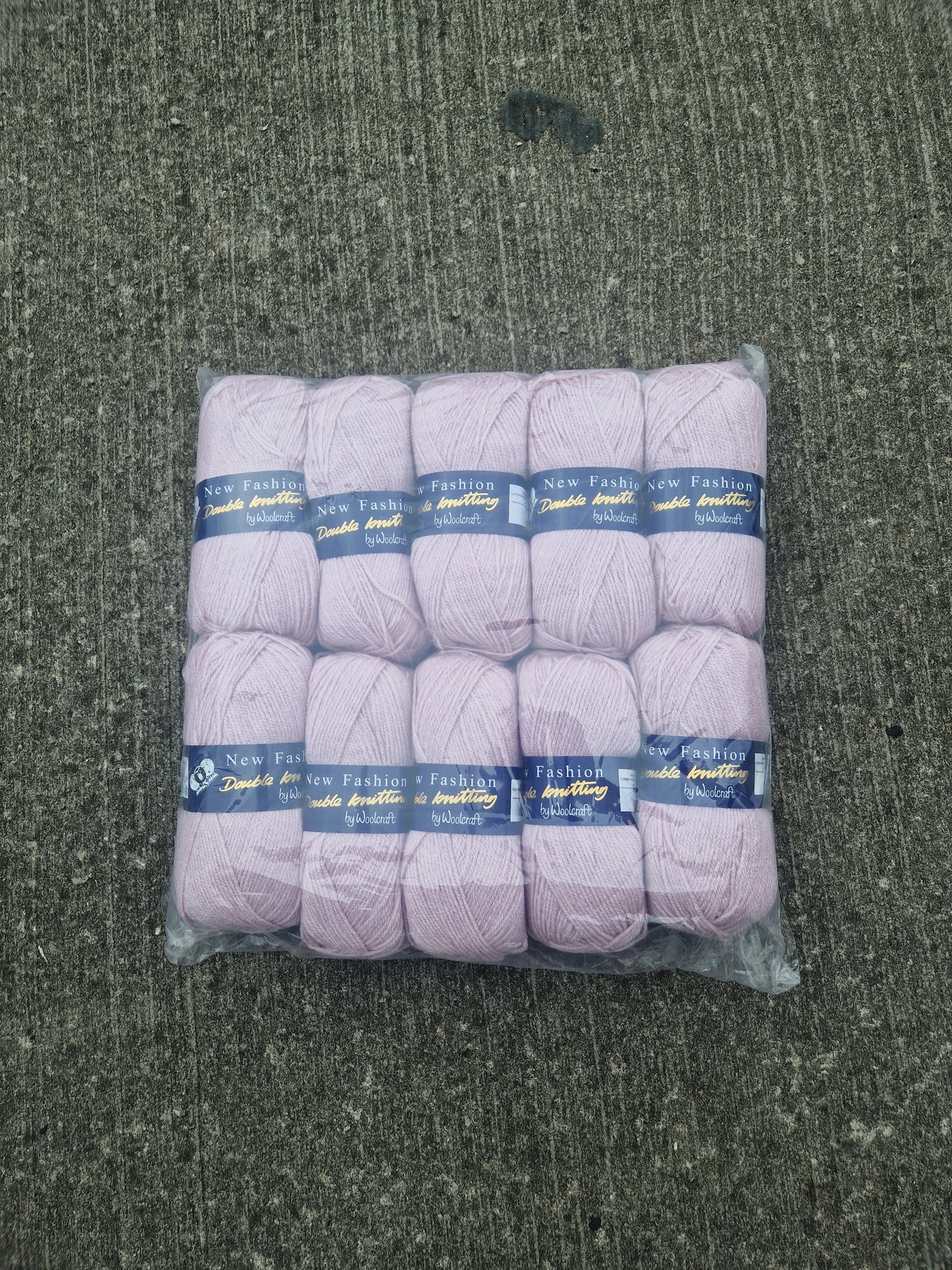 Special Offer INCLUDING POSTAGE - 10 x 100g New Fashion Double Knit Mauve 208