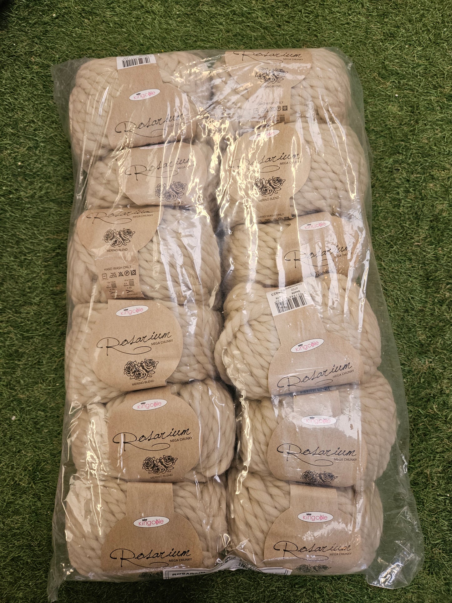 SPECIAL OFFER - DELIVERY INCLUDED 12x Rosarium 100g Wool (Champagne Rose)