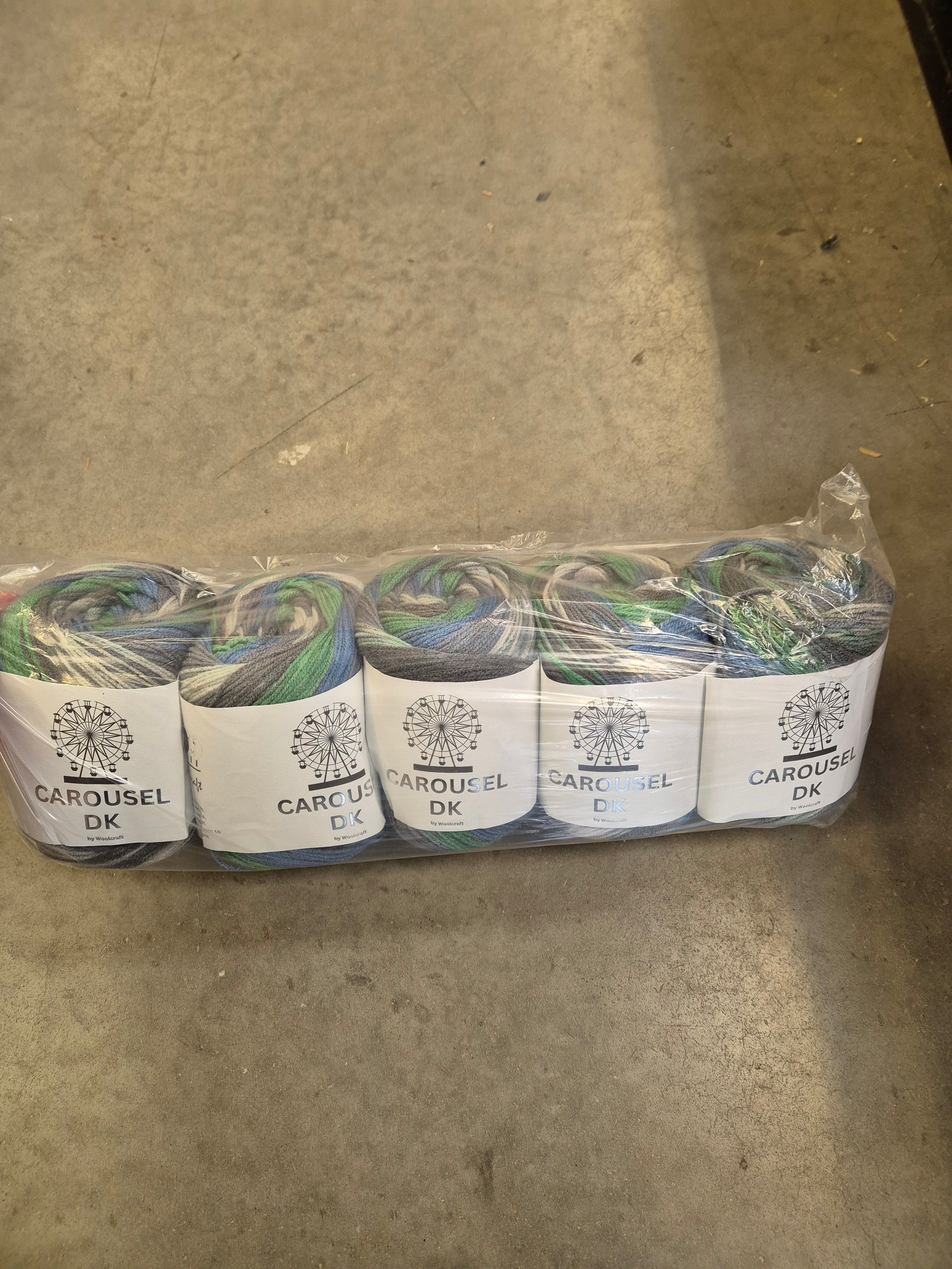 Carousel DK Bundle offer 5 X BALLS +  FREE POSTAGE 007