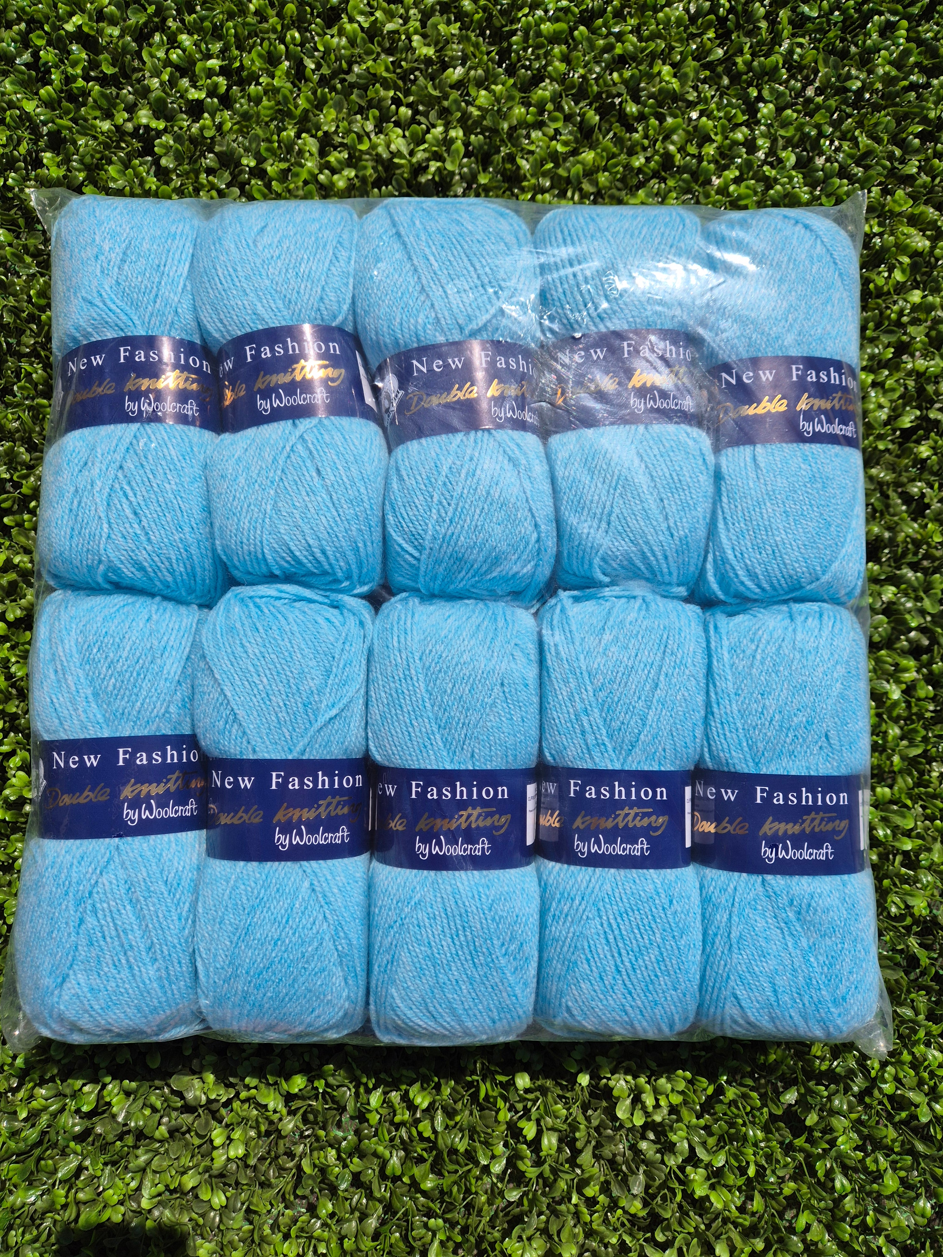 Special Offer INCLUDING POSTAGE - 10 x 100g New Fashion Double Knit Aqua Mist 45