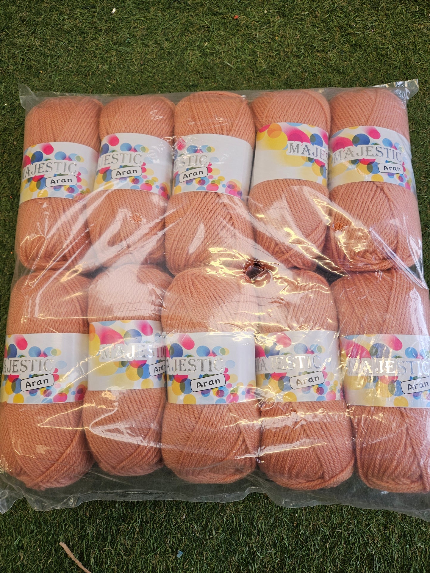 10x Majestic Aran 100g Wool, Shade 2675