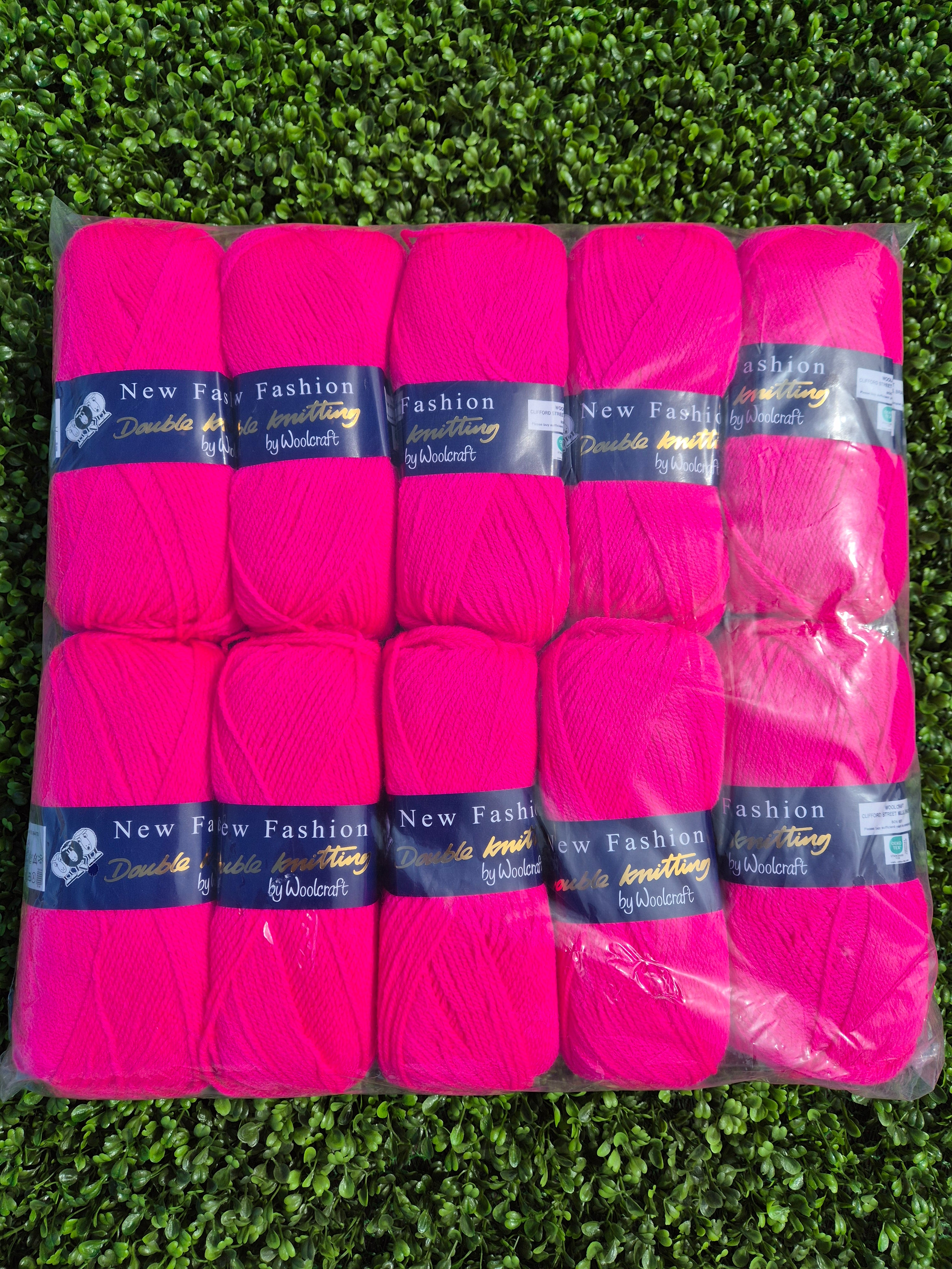 Special Offer INCLUDING POSTAGE - 10 x 100g New Fashion Double Knit Fiesta 733