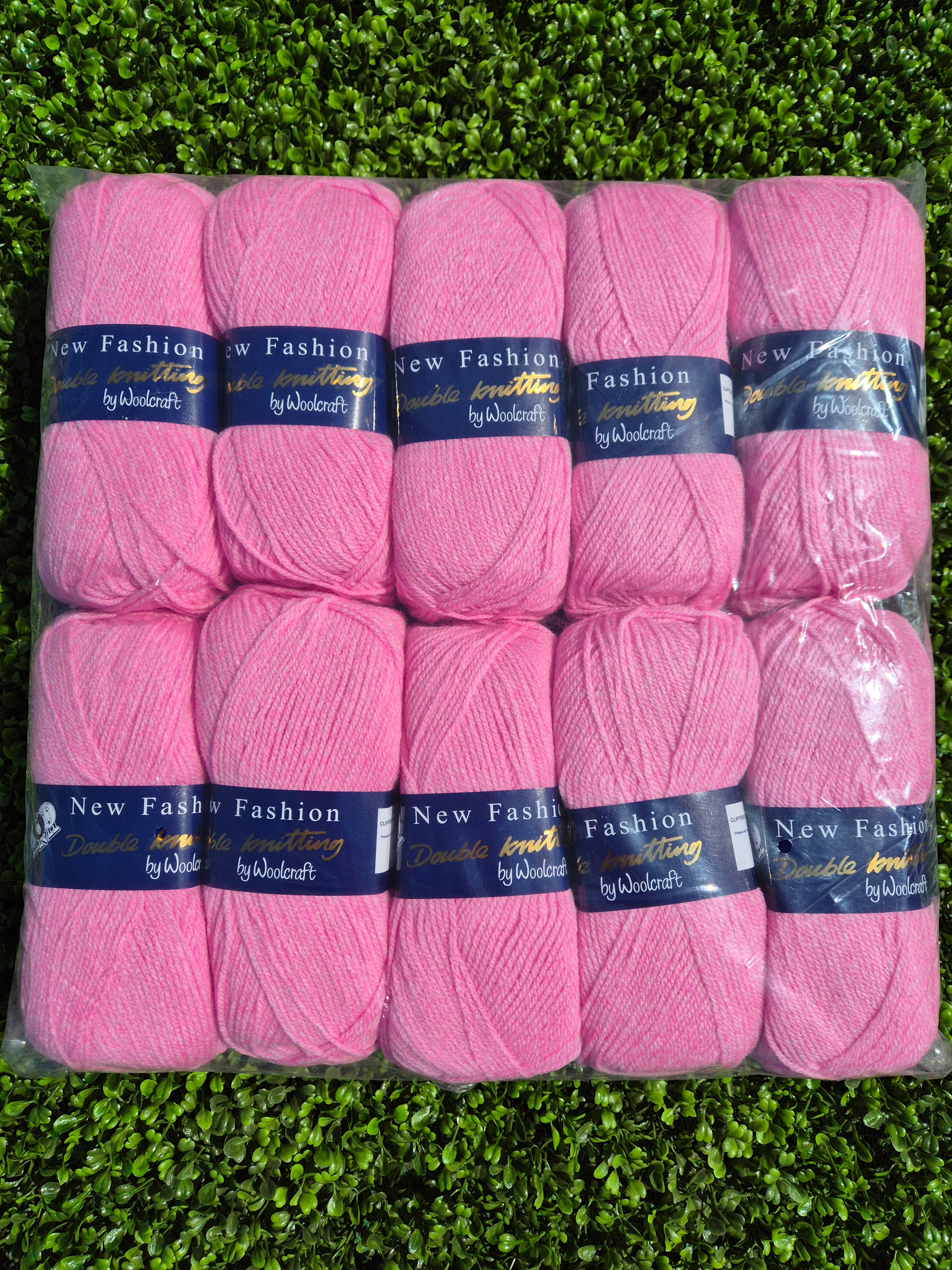 Special Offer INCLUDING POSTAGE - 10 x 100g New Fashion Double Knit Candy Mist 243