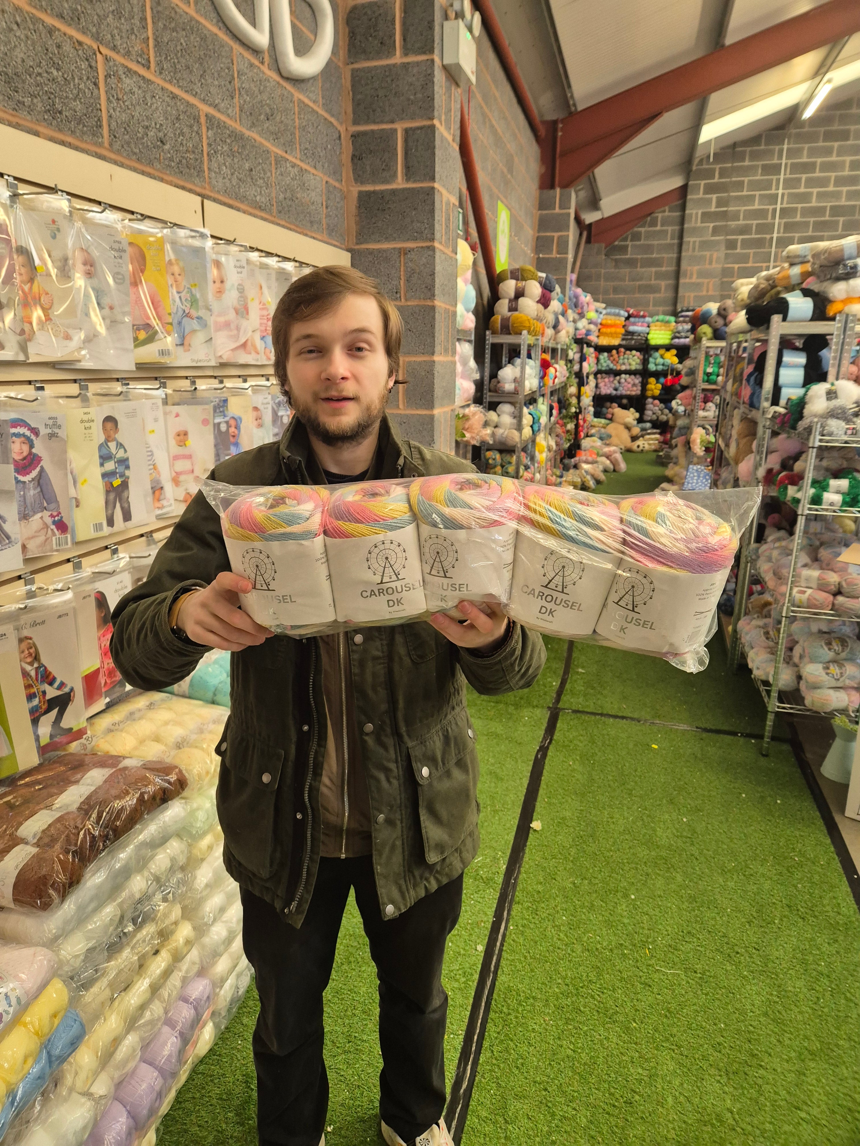 Carousel DK Bundle offer 5 X BALLS +  FREE POSTAGE 001