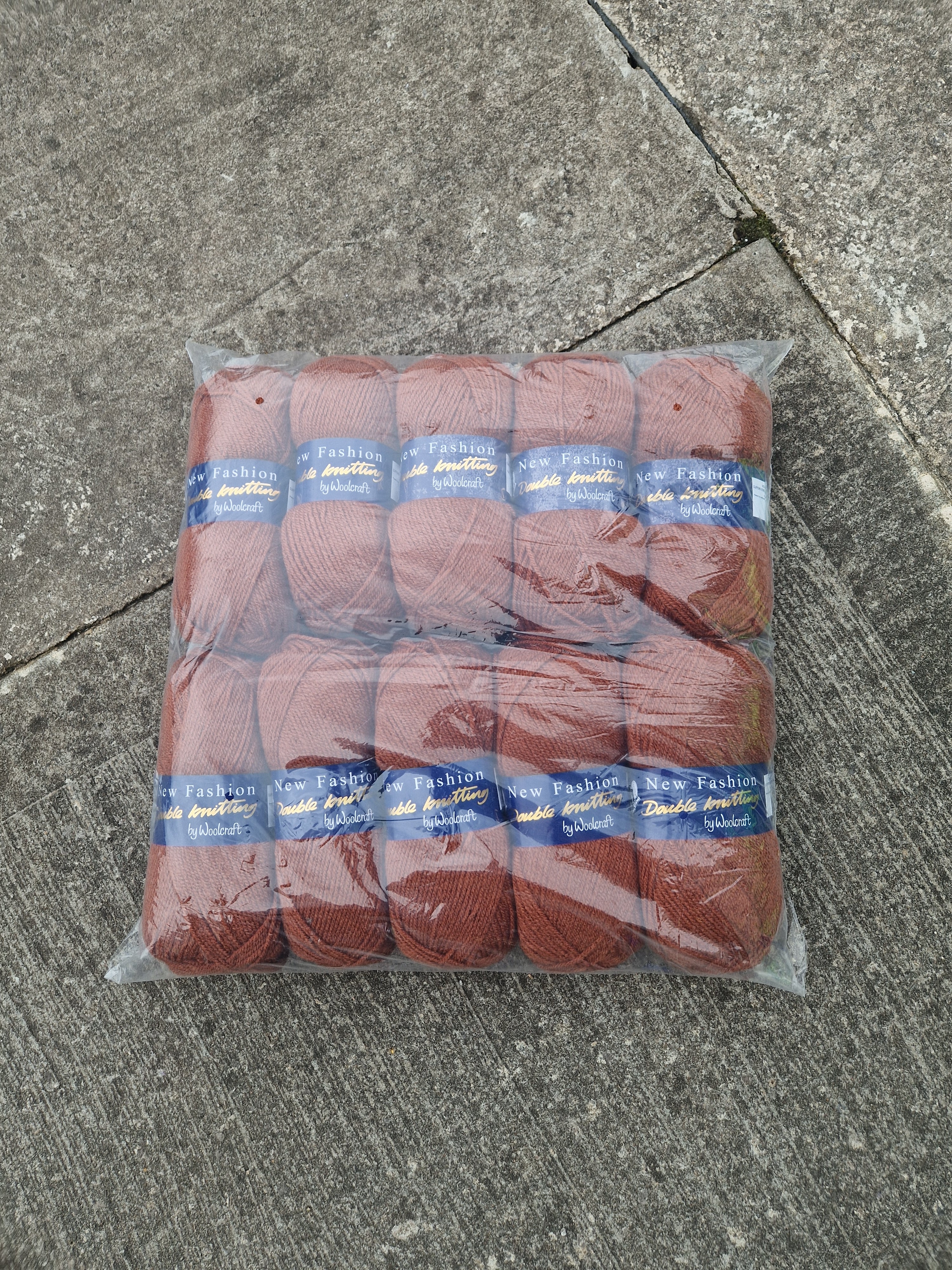 Special Offer INCLUDING POSTAGE - 10 x 100g New Fashion Double Knit