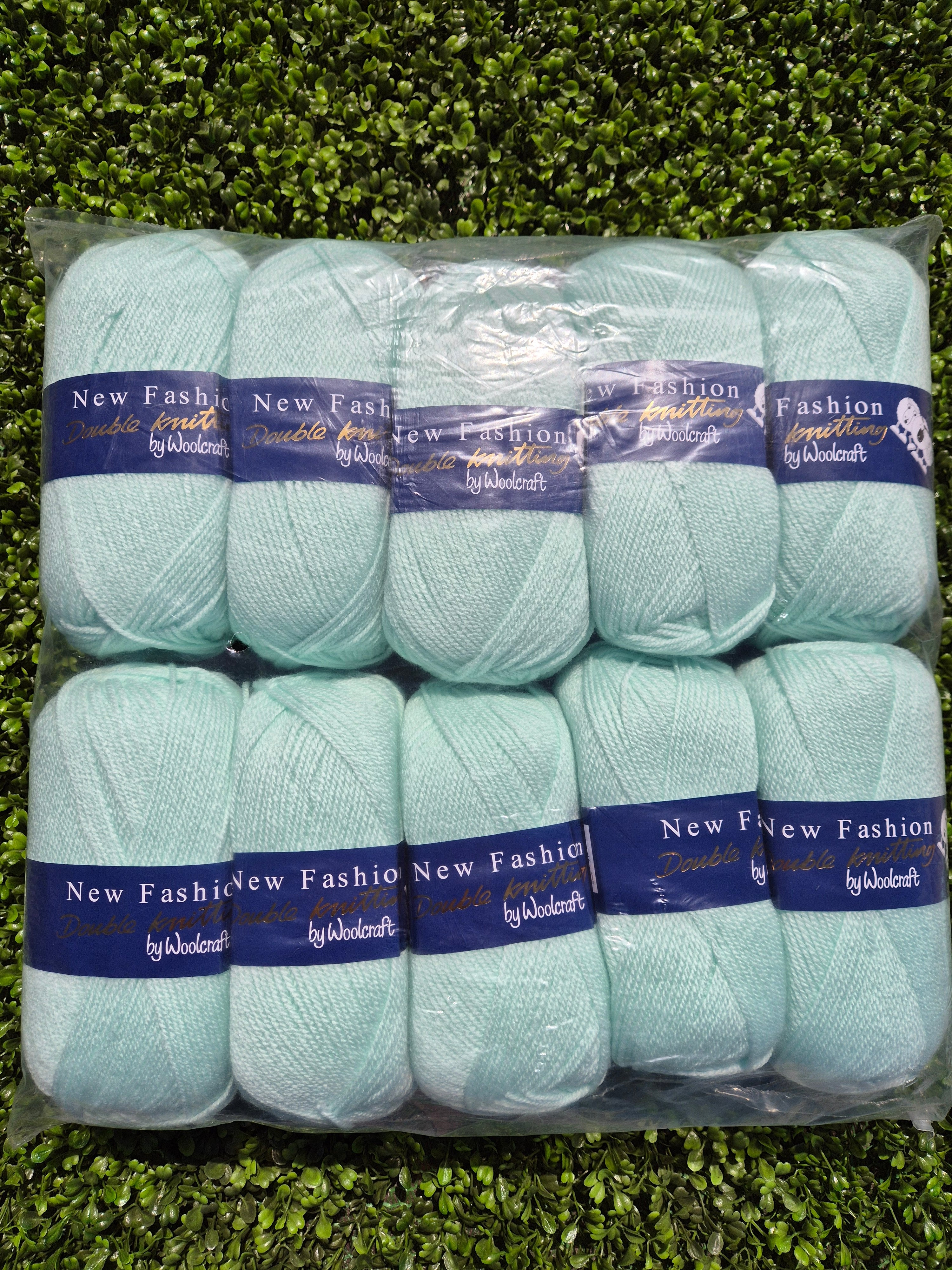 Special Offer INCLUDING POSTAGE - 10 x 100g New Fashion Double Knit Mint 509A