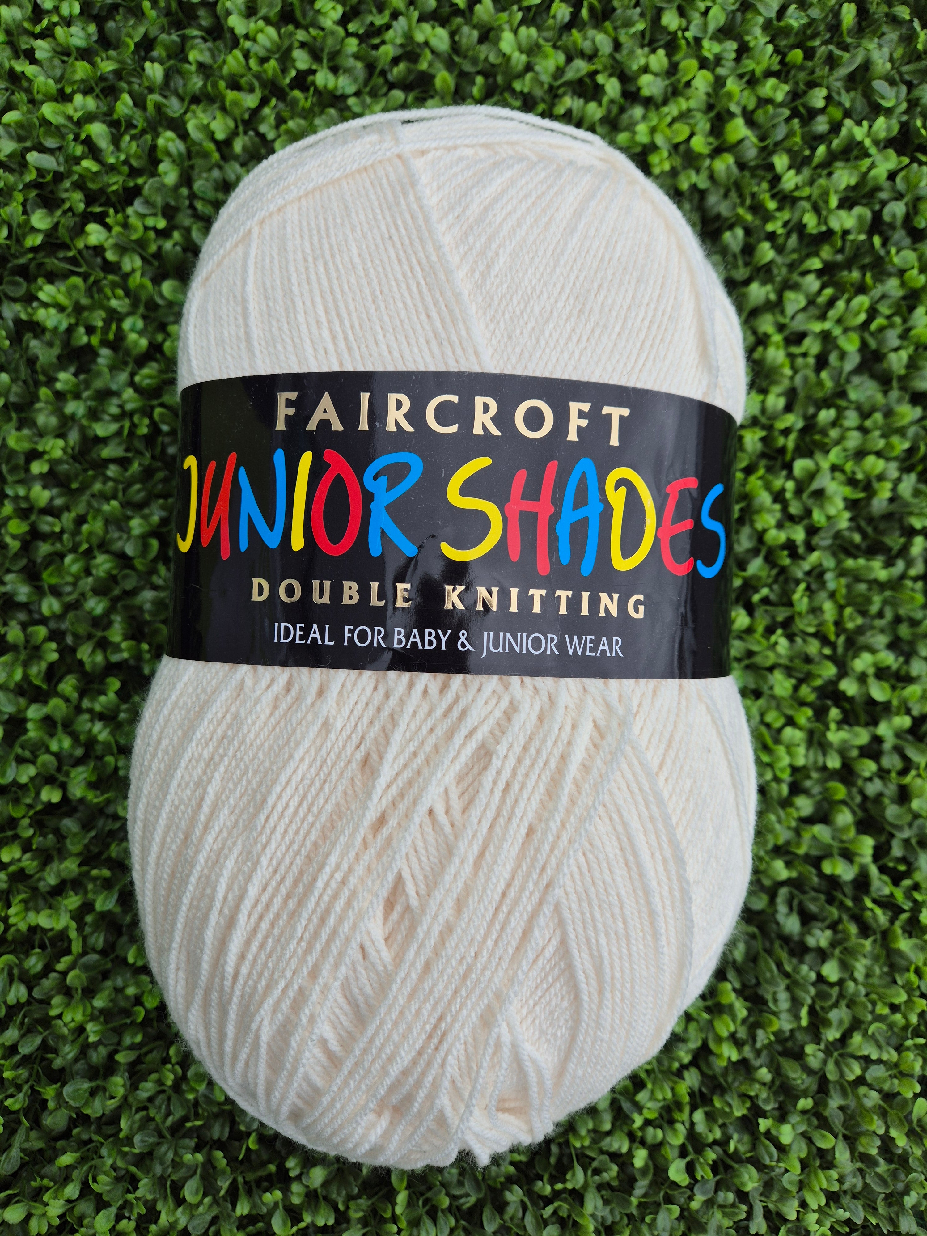 Woolcraft Junior Shades Double knit Large 500g Ball Shade 025 Cream Dyelot 2307115