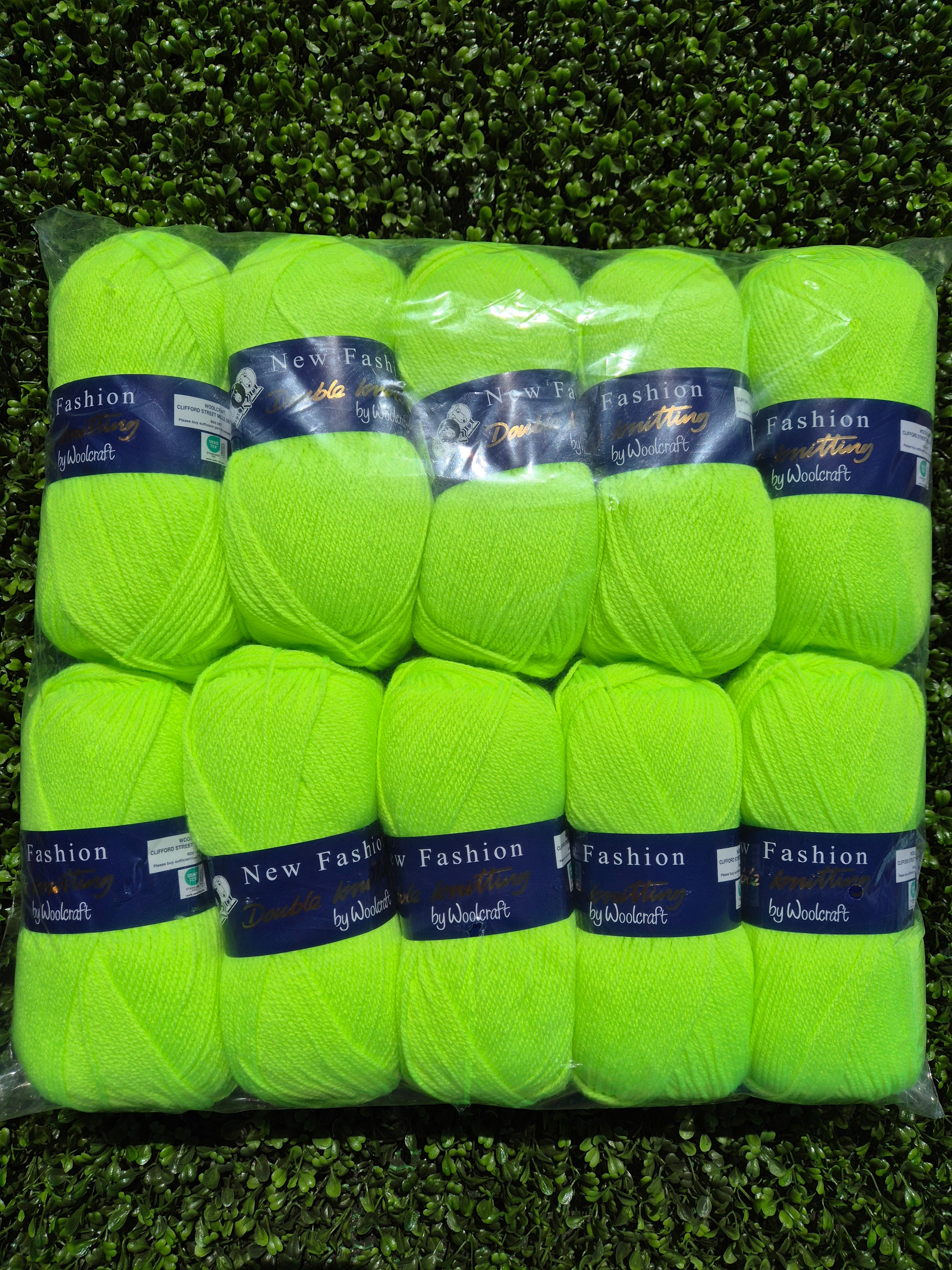 Special Offer INCLUDING POSTAGE - 10 x 100g New Fashion Double Knit Luminous 448