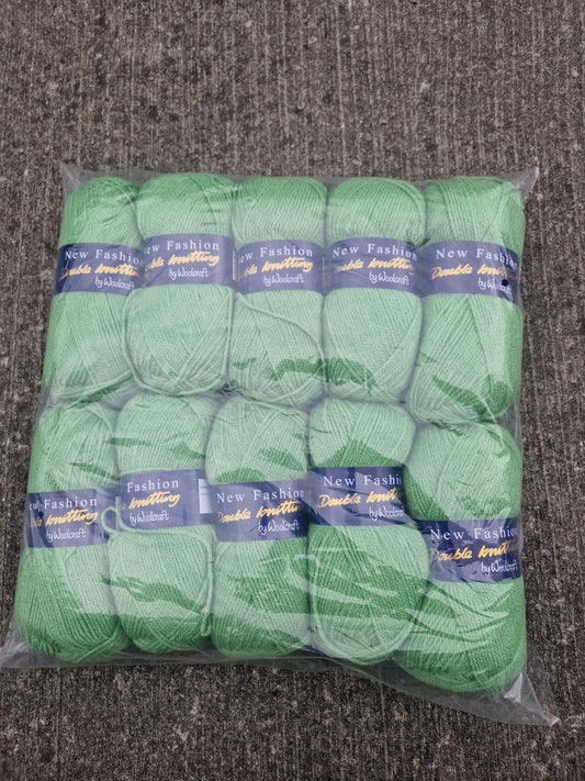 Special Offer INCLUDING POSTAGE - 10 x 100g New Fashion Double Knit Apple Green 1013