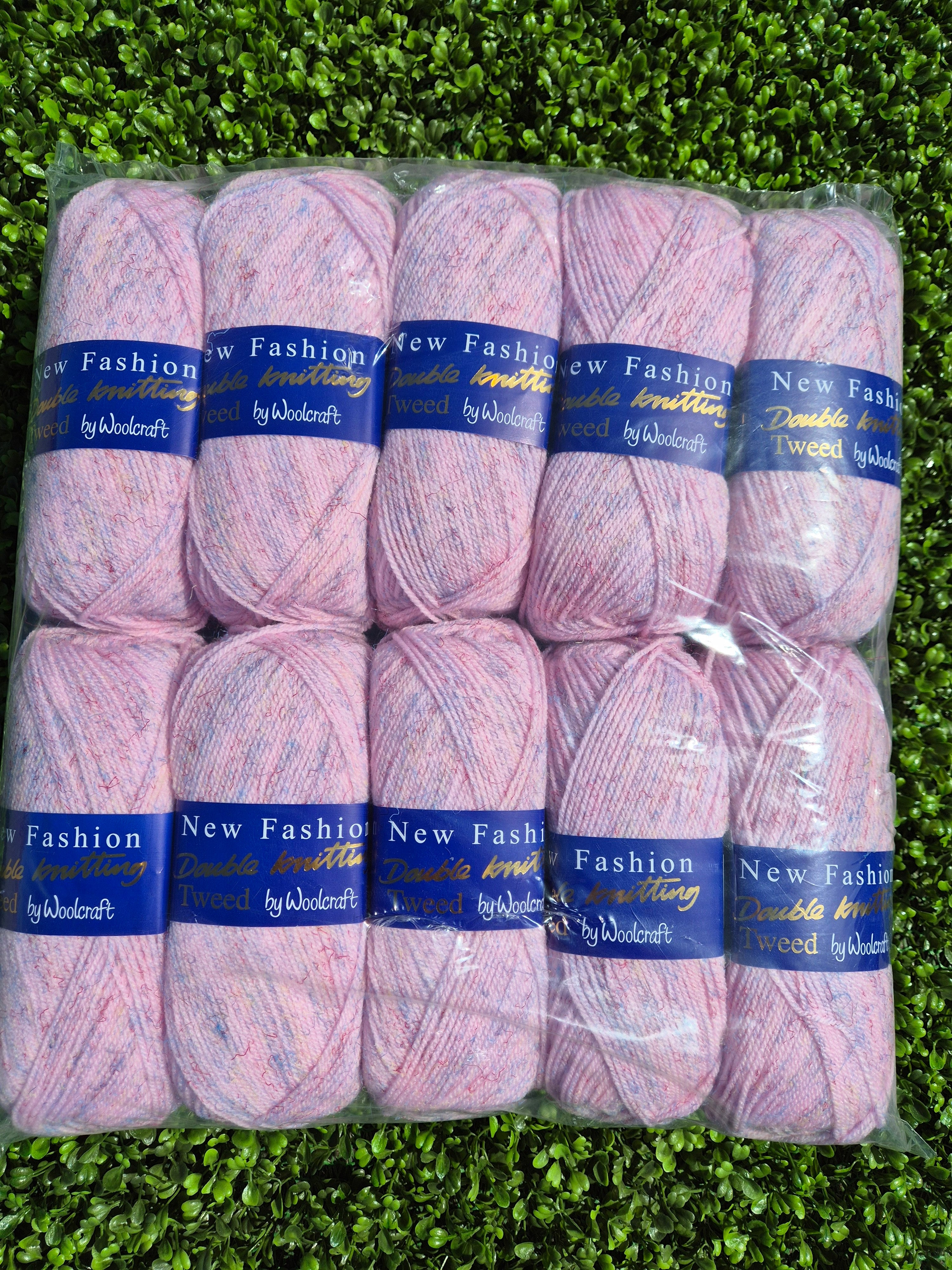 Special Offer INCLUDING POSTAGE - 10 x 100g New Fashion Double Knit Berry 1017