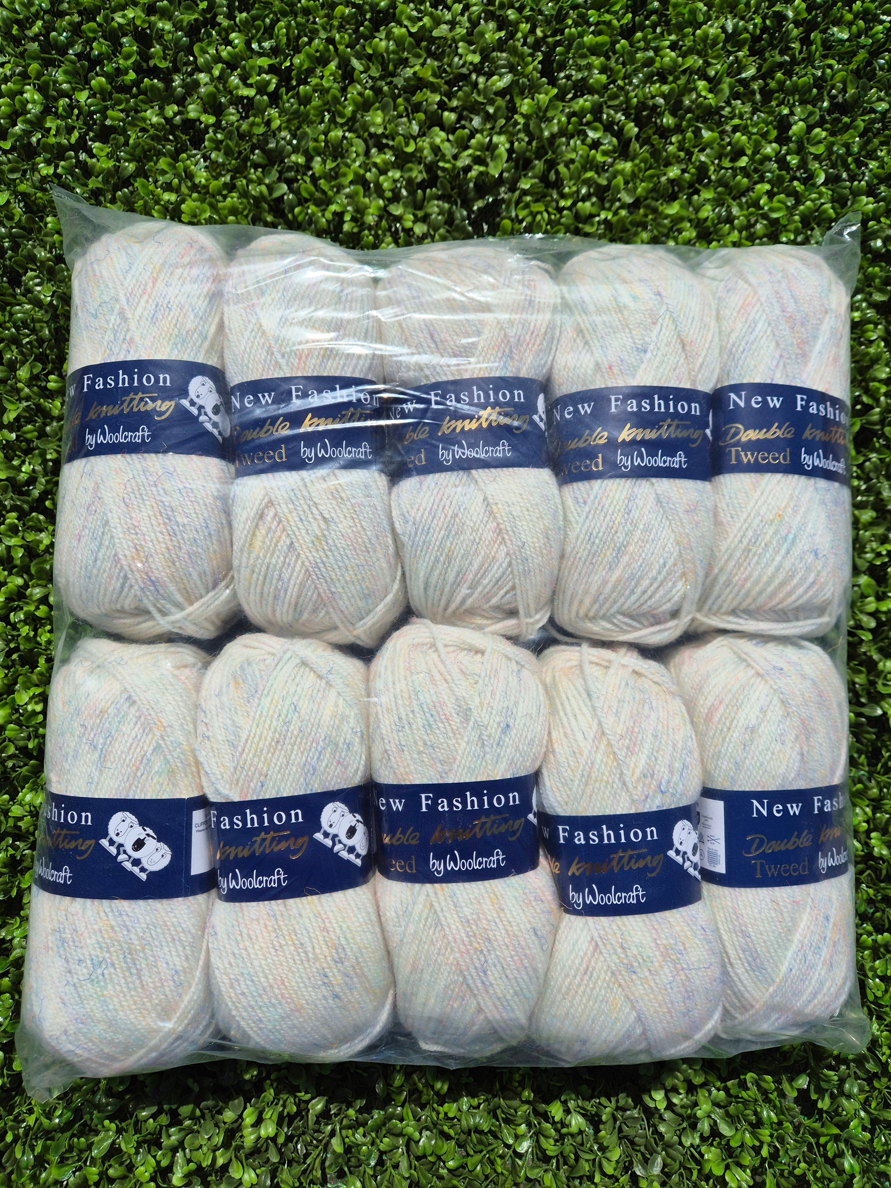 Special Offer INCLUDING POSTAGE - 10 x 100g New Fashion Double Knit Honeycomb 1019