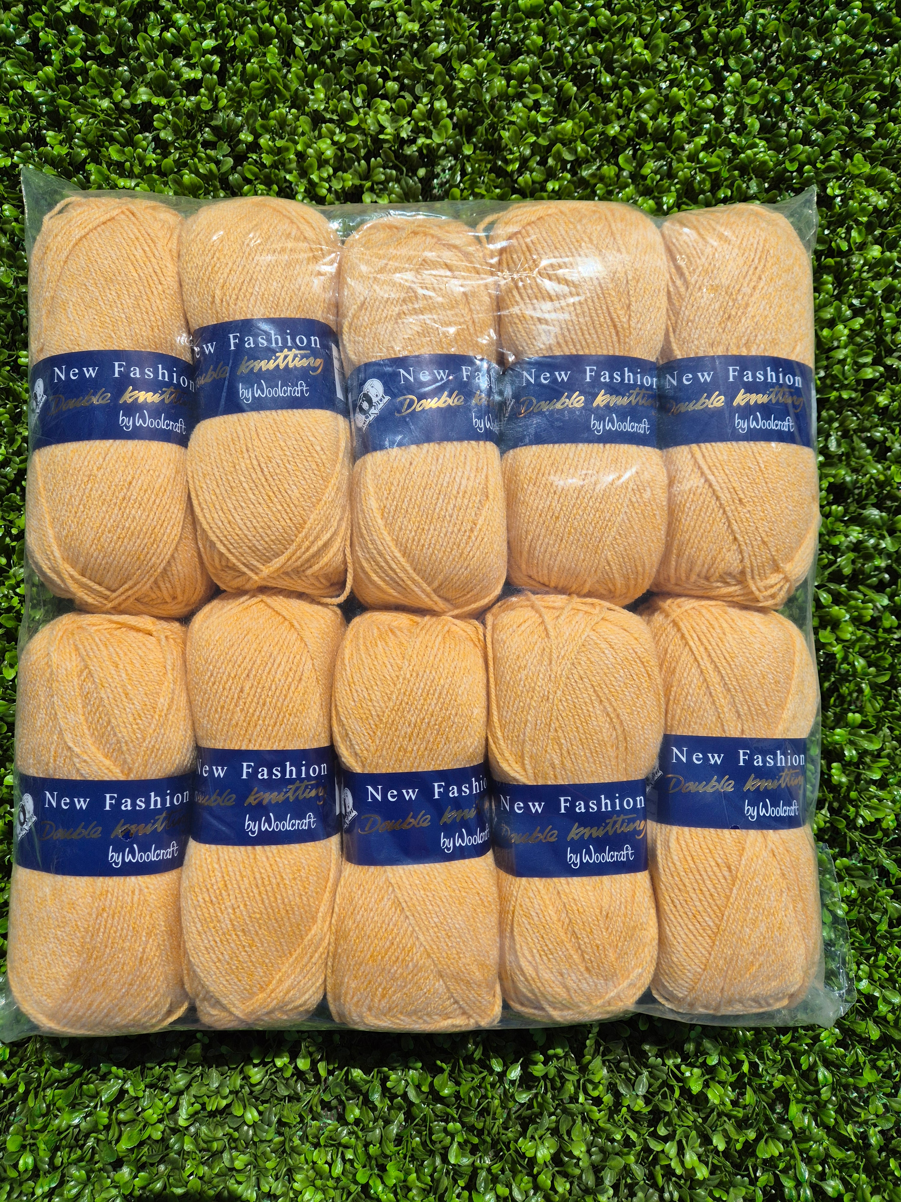 Special Offer INCLUDING POSTAGE - 10 x 100g New Fashion Double Knit Sunshine Mist 1542