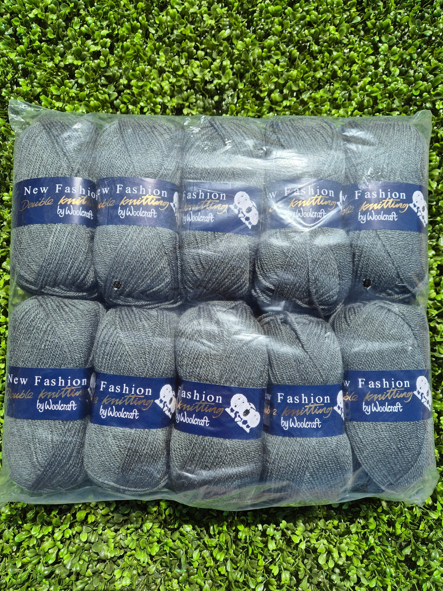 Special Offer INCLUDING POSTAGE - 10 x 100g New Fashion Double Knit Sage 3598