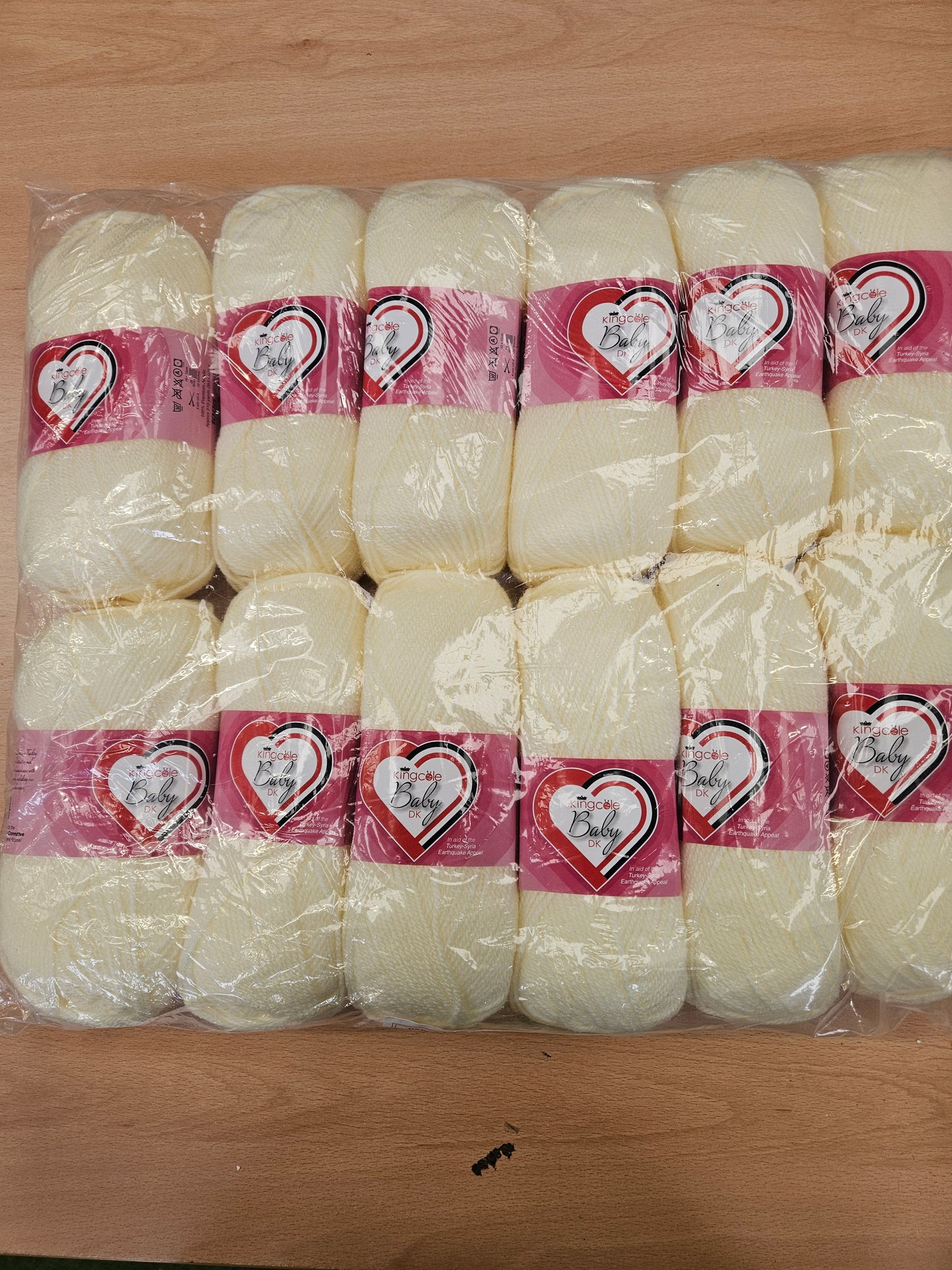 SPECIAL OFFER - DELIVERY INCLUDED! 12x King Cole Baby Double Knit - 100g Balls (Cream)